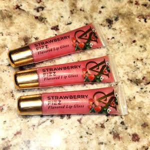 VICTORIA'S SECRET STRAWBERRY FIZZ LIP GLOSS New with seal Set of 3
